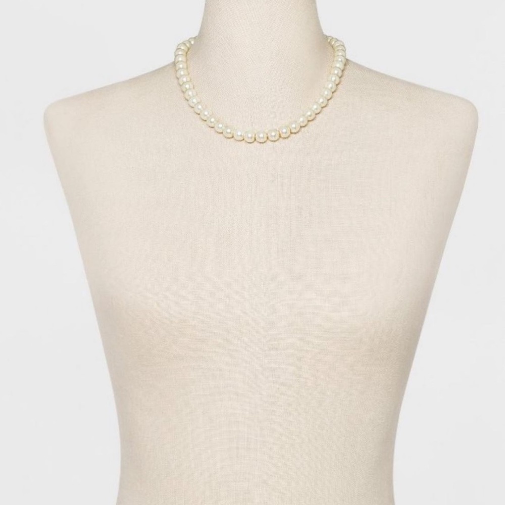 Pearl strand necklace